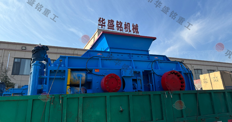 玄武巖粉碎成1-5mm用什么設(shè)備？推薦時產(chǎn)80噸對輥制砂機